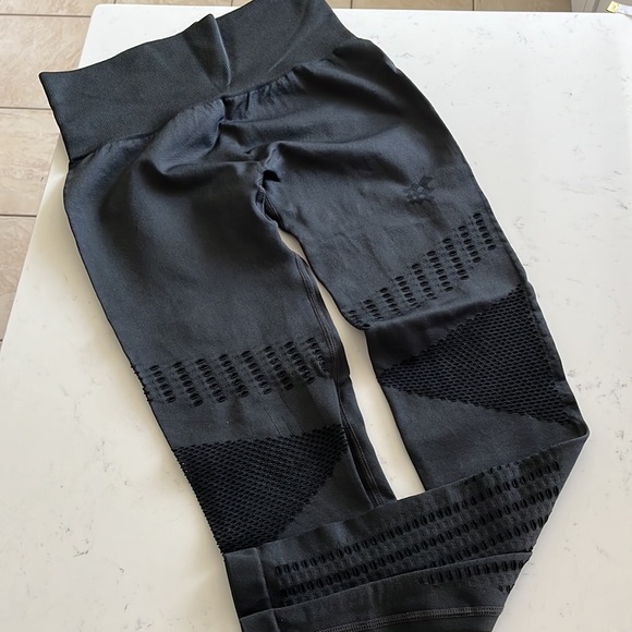 🎁NWOT Jed north legging with mesh design plus free bra - Picture 3 of 5